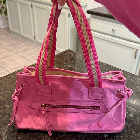 THE CUTIST HOGAN PINK SUEDE PURSE.